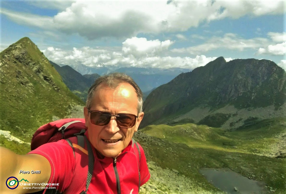 41 Selfie dalla Bocchetta di Budria con Pizzo del Vento a sx e Foppne a dx.jpg